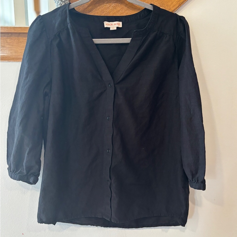 Knox Rose Women’s Black V-Neck Button-Up Blouse - Medium